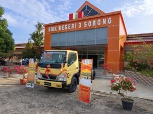 KTB Donasikan 1 Unit Mitsubishi Fuso Colt Diesel ke SMKN 3 Sorong