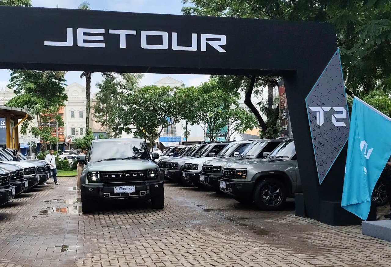 Lebaran Pakai Mobil Baru, Jetour Mulai Delivery T2 ke Konsumen