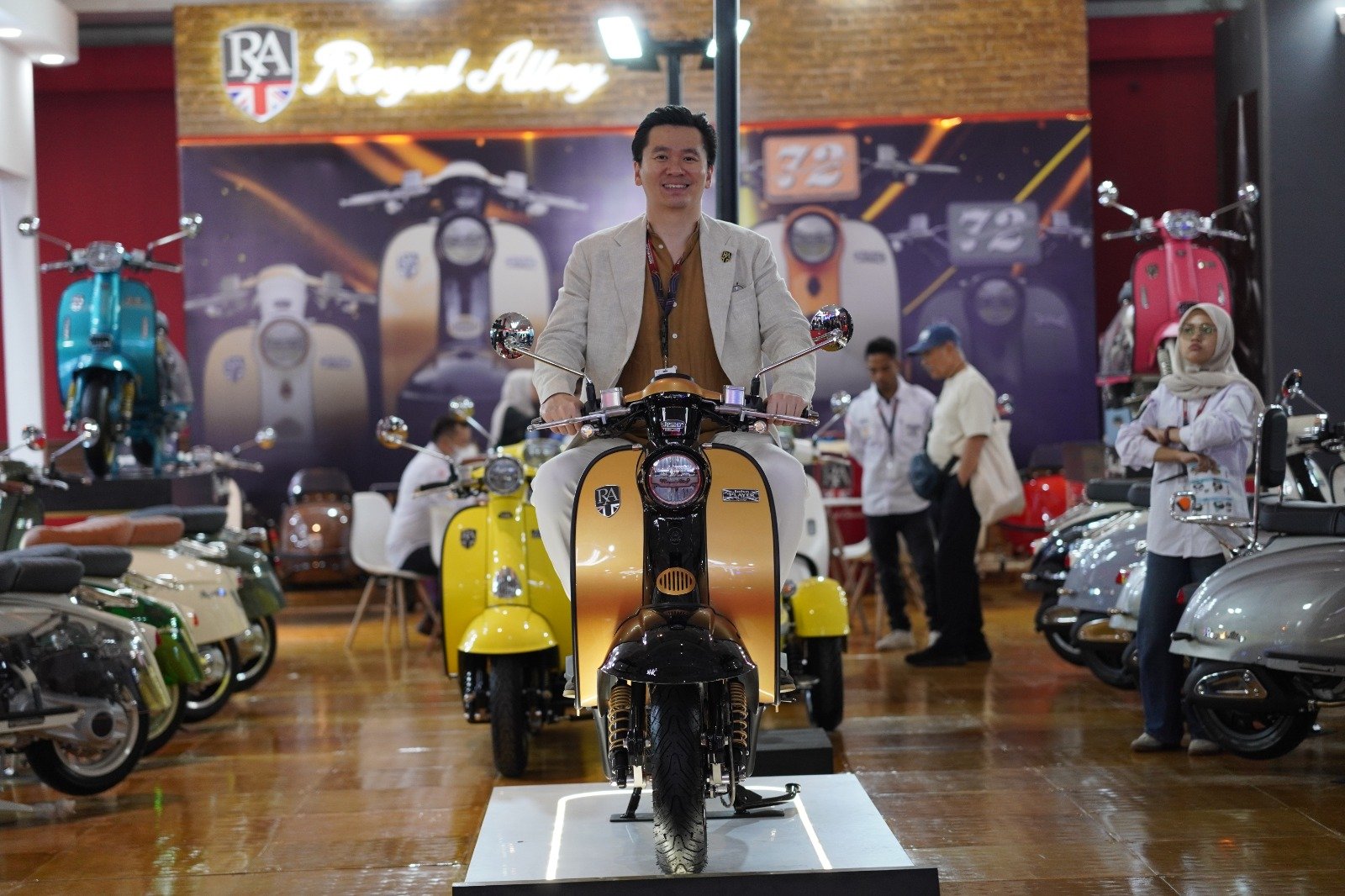 Royal Alloy Makin Eksis, Skuter Klasik Premium Makin Menggoda, JPS 245 Turut Hadir