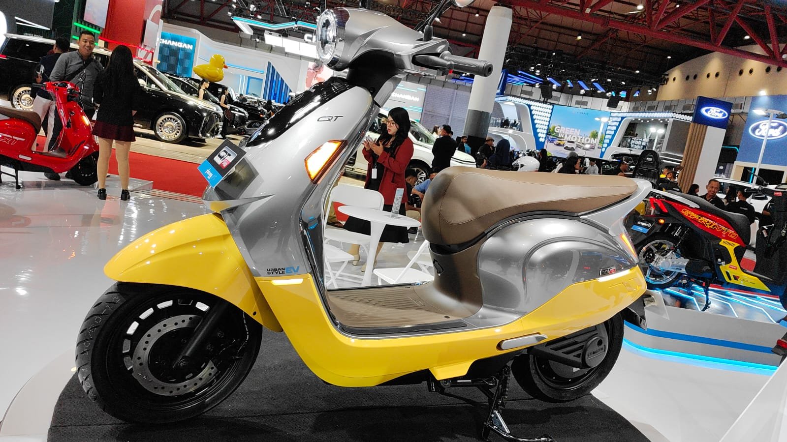 Indomobil eMotor Luncurkan QT & QT Pro di IIMS 2026, Usung Fitur Premium
