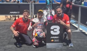 Sejarah Terukir di MotoGP Brasil 2026, Veda Ega Pratama Pembalap Indonesia Raih Podium Moto3