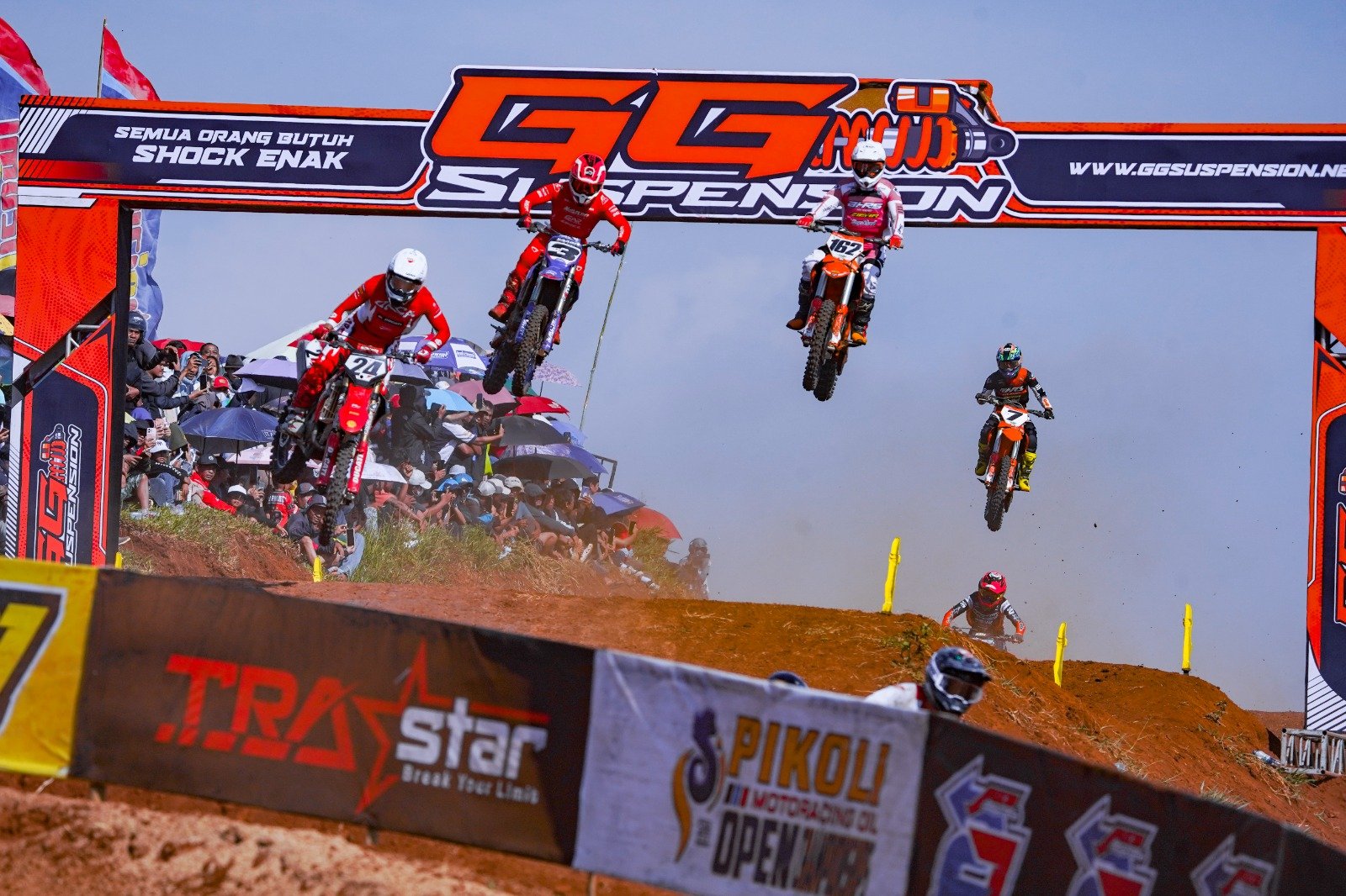 Ducati MX Team Indonesia Tampil Sempurna di Kejurnas Motocross 2026 Putaran 3, Diva Ismayana Koleksi Podium, Hilman Posisi 4